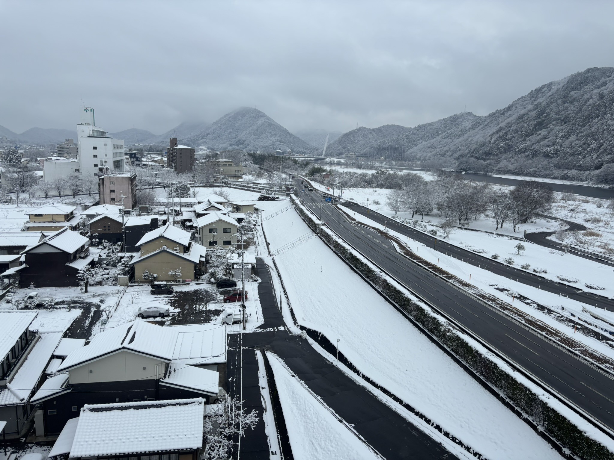 長良川グランドホテルの客室からの景色
