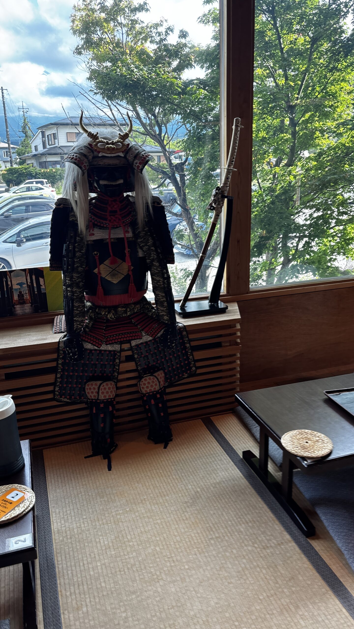 歩成の内観にある鎧