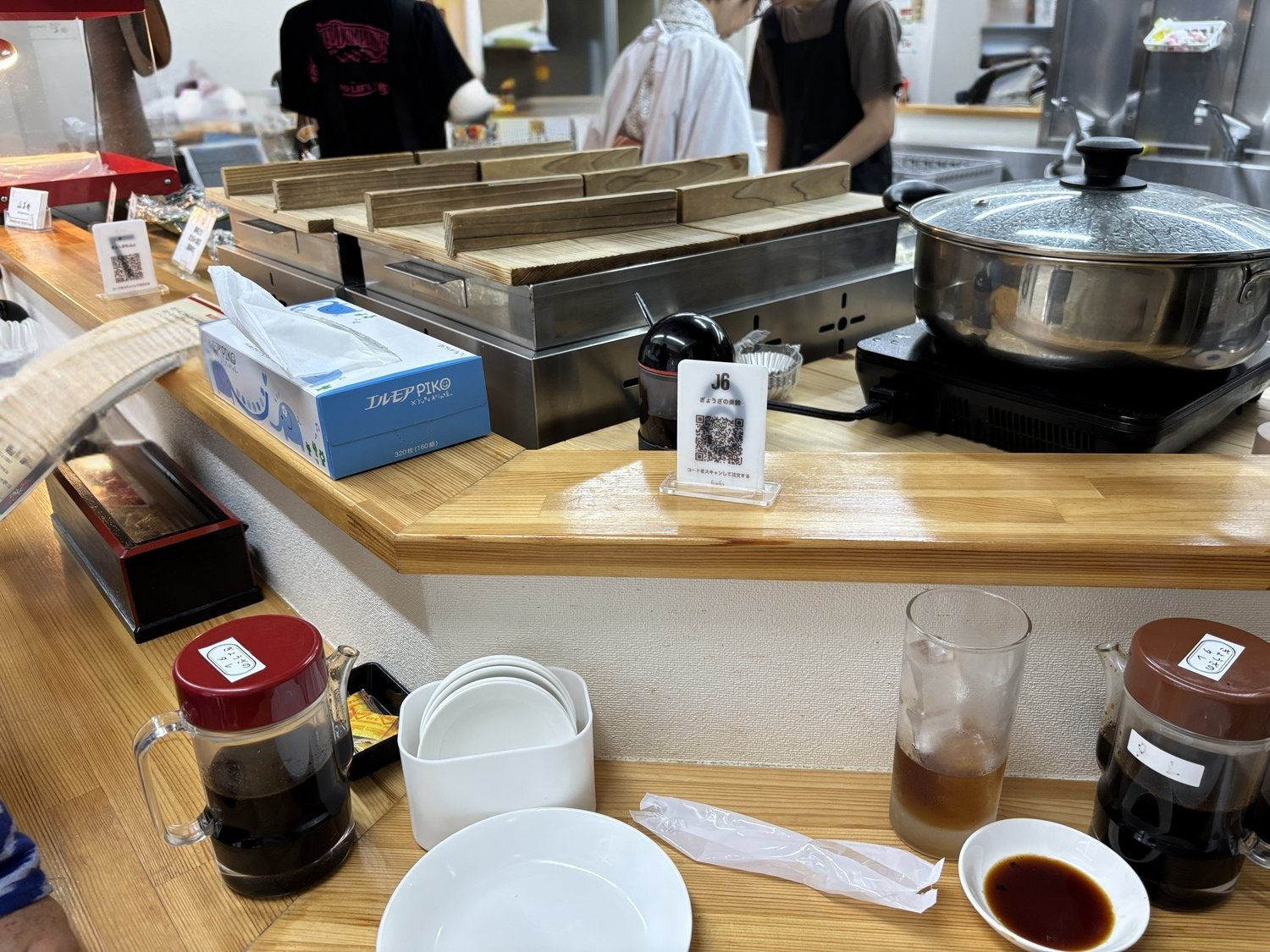 駅裏の美鈴の店内